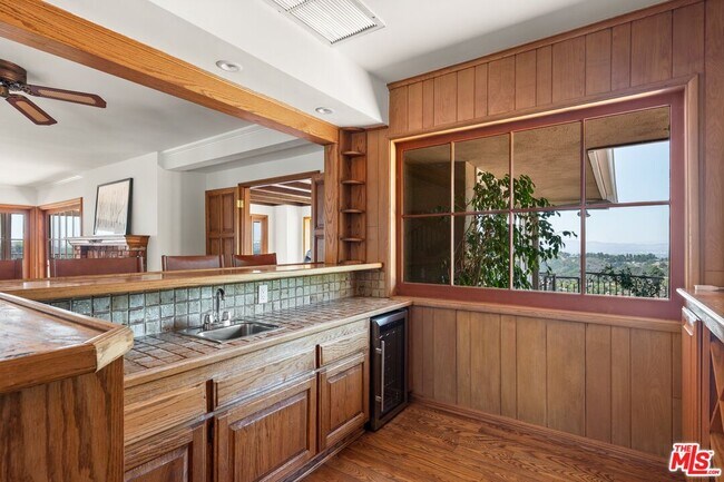 Building Photo - 2317 Kimridge Rd