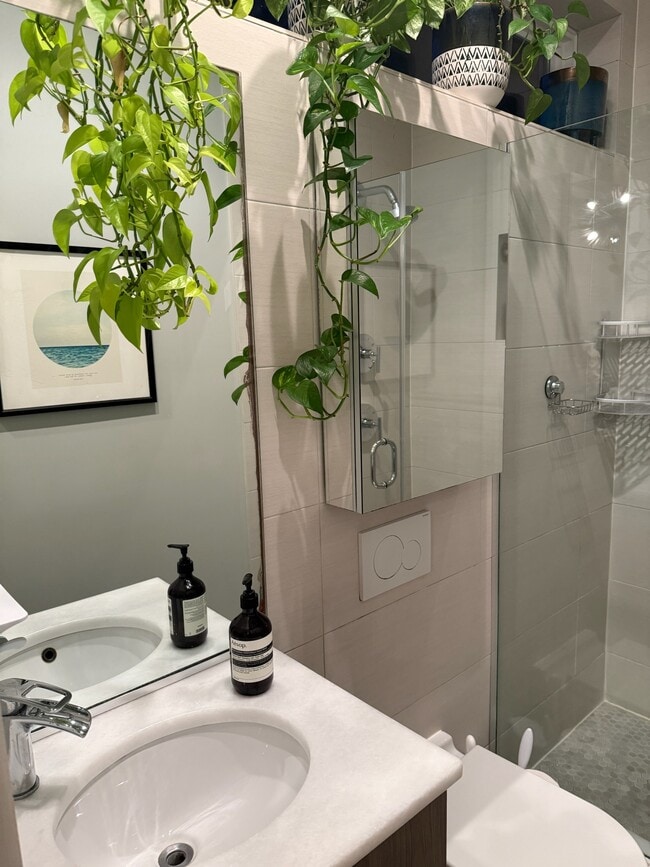 Building Photo - 1100 W St NW