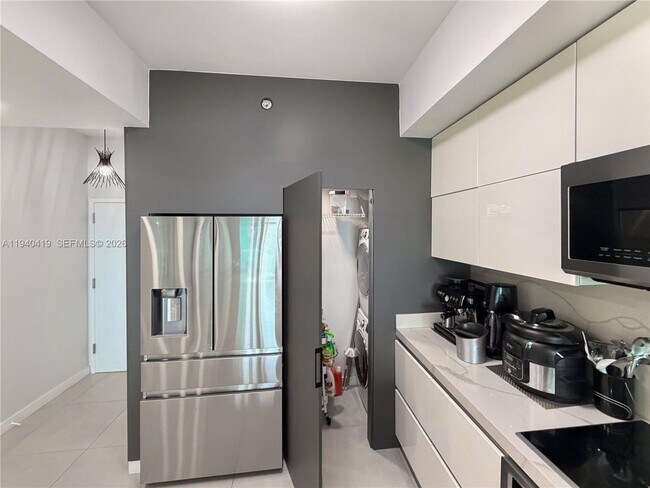 Building Photo - 31 SE 5th St