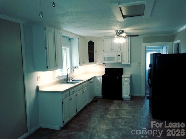 Building Photo - 1526 Reid St