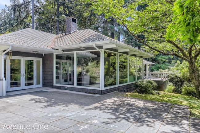 Primary Photo - 4 br, 3 bath House - 10204 SE 27th St