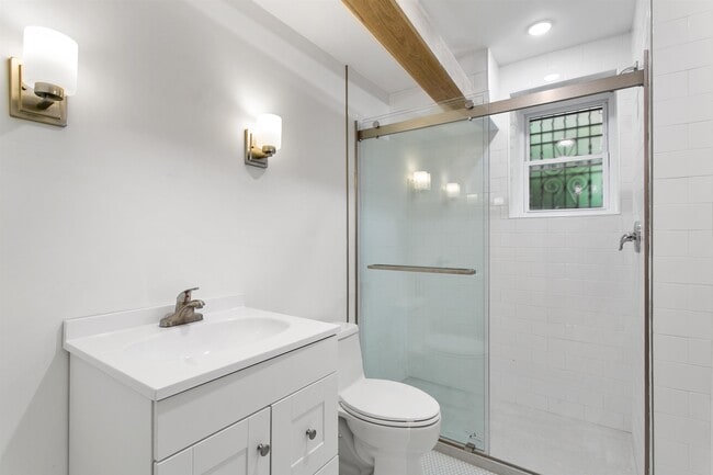 Building Photo - 110 Summit Ave