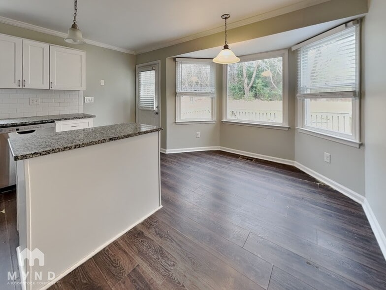 Building Photo - 5037 Huntingcreek Dr