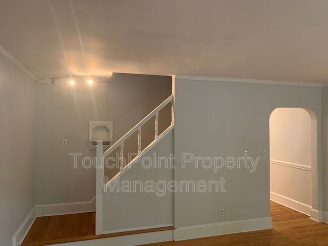 Building Photo - 2103 Queens Rd W