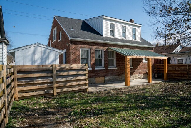 Building Photo - Lovely, Renovated Vintage 3 BR Home! Off-Street Parking, Covered Porch & Patio; Dogs Ok!
