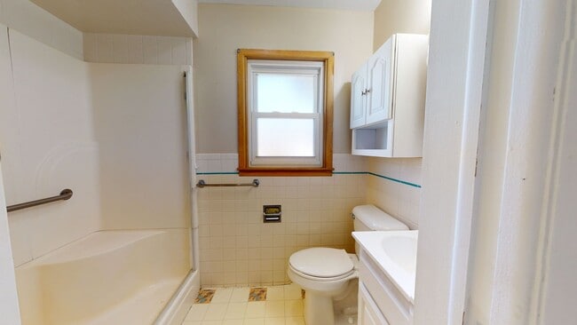 Building Photo - 3 Bedroom, 2 Bathroom House with Attached Double Garage
