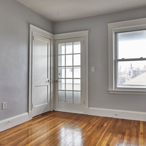 Building Photo - 52 Mansfield St