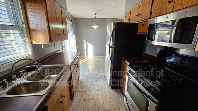 Building Photo - 1617 Flag Ave N