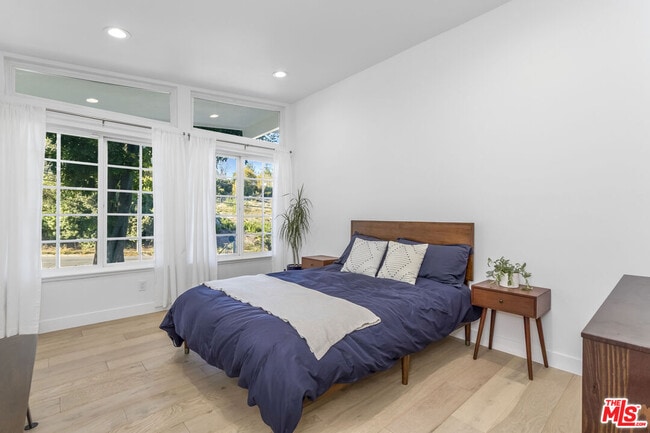 Building Photo - 23826 Burbank Blvd