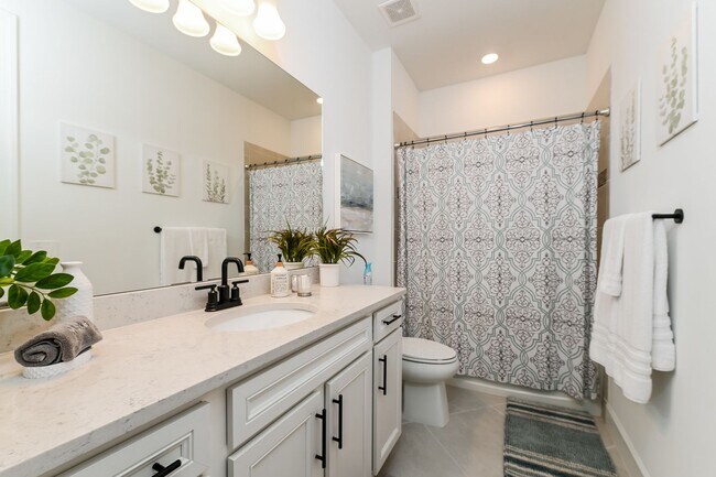 Building Photo - Luxury Home in Greyhawk Community – Naples, FL