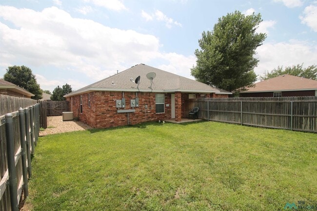 Building Photo - 708A Bison Rd