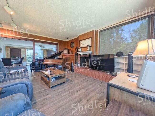 Building Photo - The Bridge House - 2 Bed 1 Bath with Uncompromising Views
