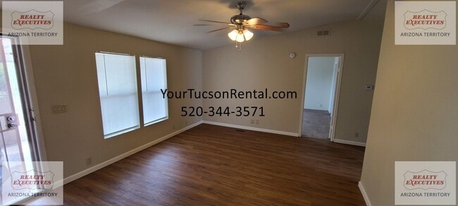 Building Photo - Irvington & Park - 4/2 baths with AC