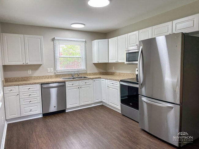 Building Photo - 408 Spring Hill Rd