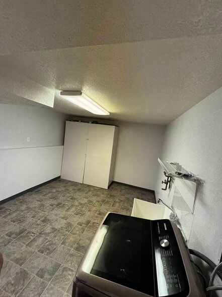 Utility Laundry Room 2 - 5510A TOWNSEND PL