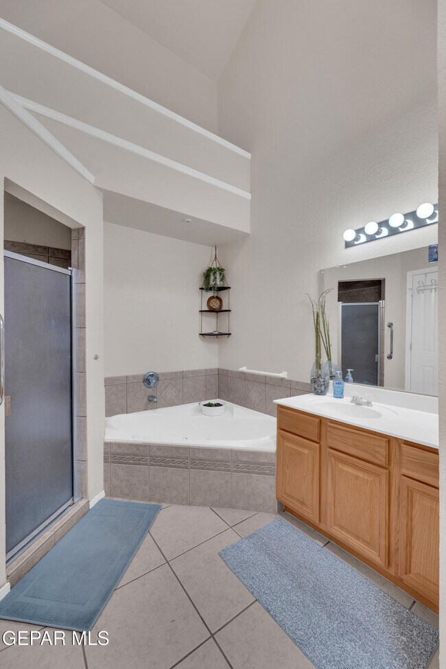 Building Photo - 12521 Paseo Alegre Dr