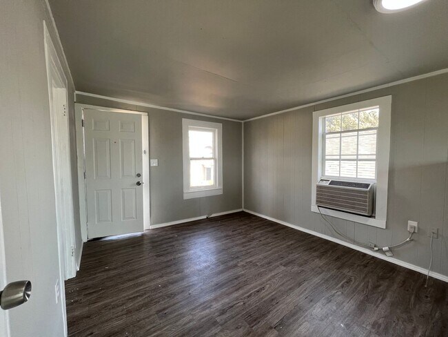 Building Photo - 2321 15th St