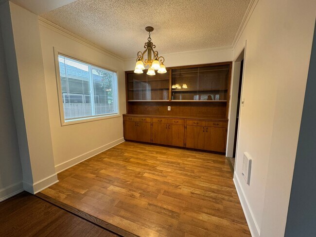 Building Photo - 1529 20th Ave