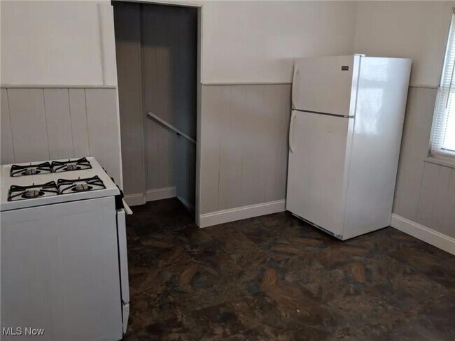 Building Photo - 3 BD / 2 BA House for Rent- Cleveland
