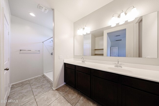 Building Photo - 31041 W Avalon Cir