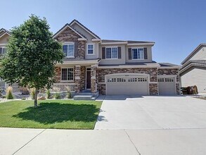 Building Photo - Great Views, Beautiful Home