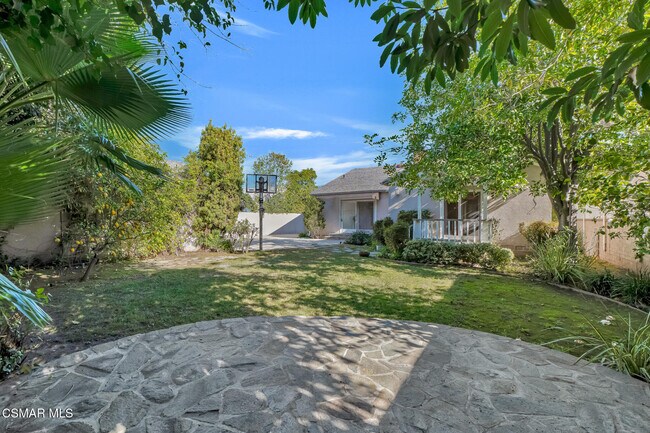 Building Photo - 6045 Sunnyslope Ave