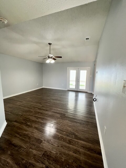 Building Photo - 2532 Misty Meadows Dr