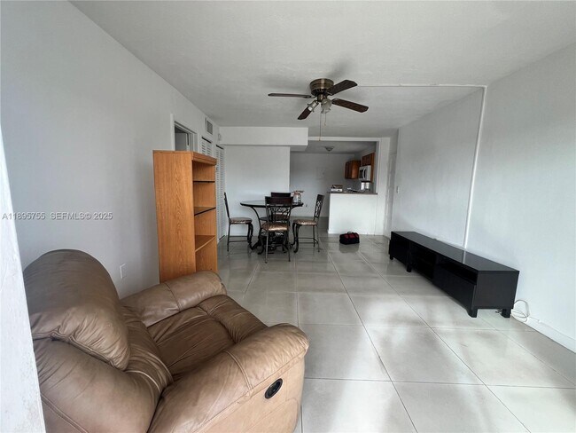 Building Photo - 4758 W Flagler St