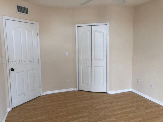 Building Photo - 2665 SW 37th Ave