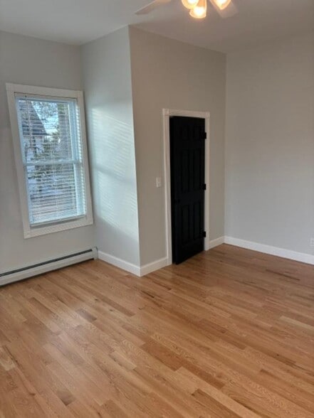 Building Photo - 706 Beech St