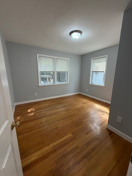 Building Photo - 308 Summer St