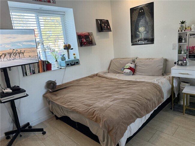 Building Photo - 7672 Amazon Dr