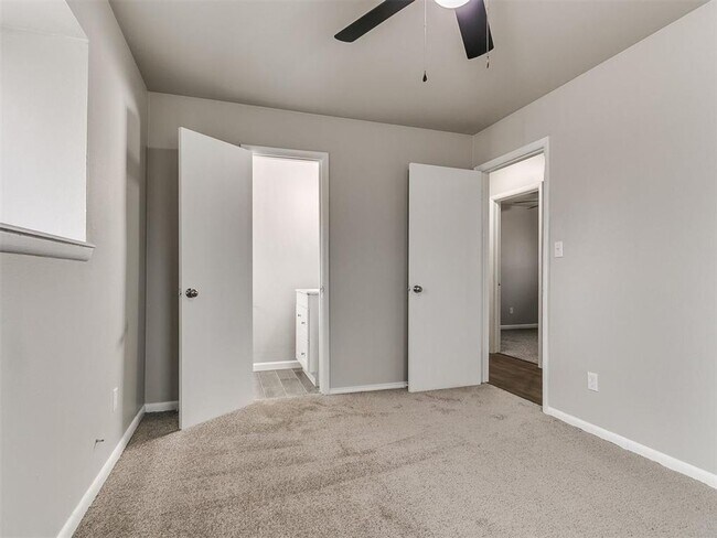 Building Photo - Super 4 Bed 1.5 Bath in the South Gate Addn in Moore, OK