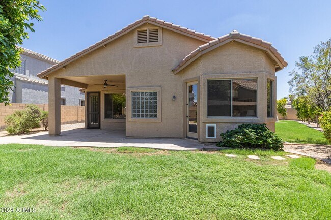 Building Photo - 3010 W Glenhaven Dr