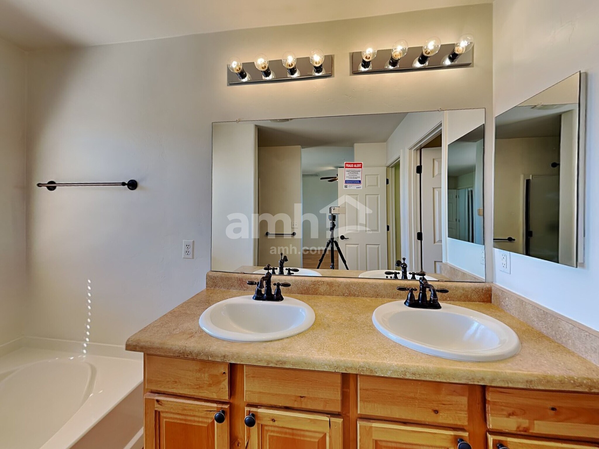 Building Photo - 46 W Camino Espiga