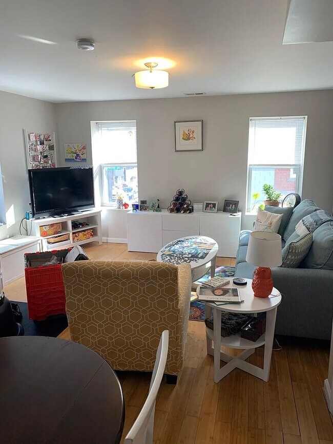 Building Photo - 736 S 20th St