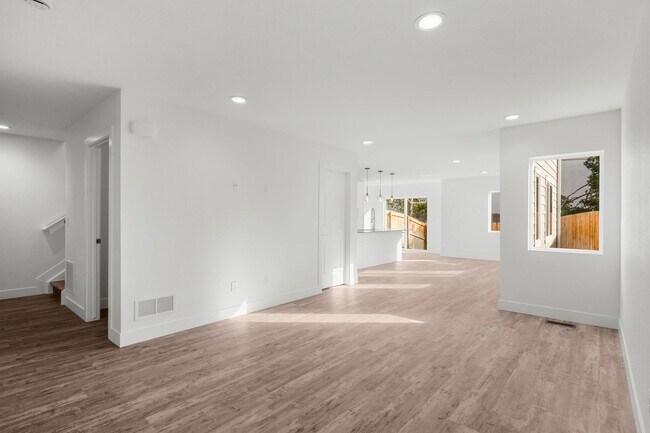 Building Photo - New Construction Home Available Now! | Blo...