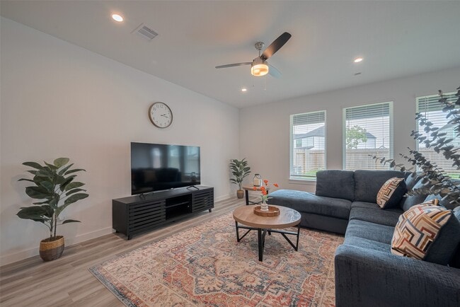 Building Photo - 3113 Crown Gate Dr