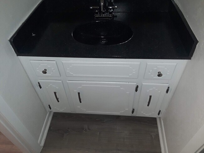 Building Photo - 3017 McFerrin Ave