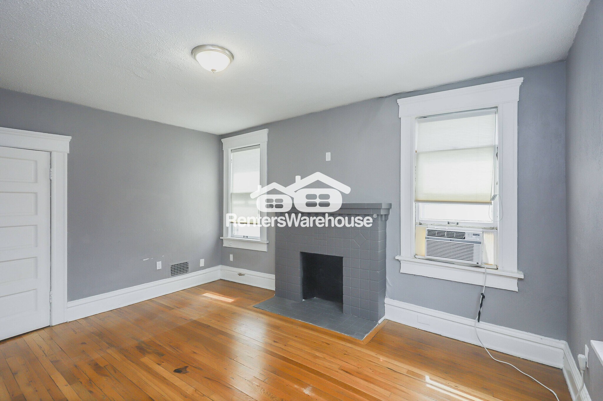 Building Photo - 4105 Oak St