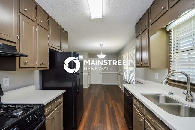 Building Photo - 3 Bedroom Pet-Friendly Home in Conyers, GA with Main Street Renewal