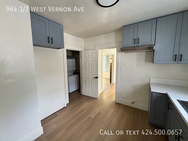 Building Photo - 964 1/2 West Vernon Ave-