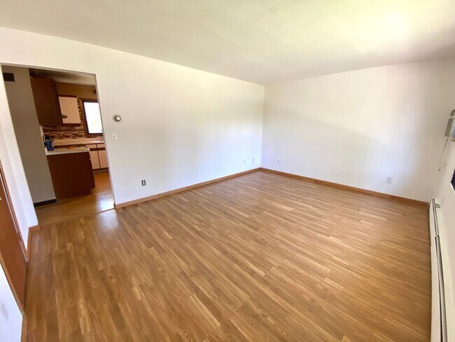 Building Photo - 2 Bedroom Duplex