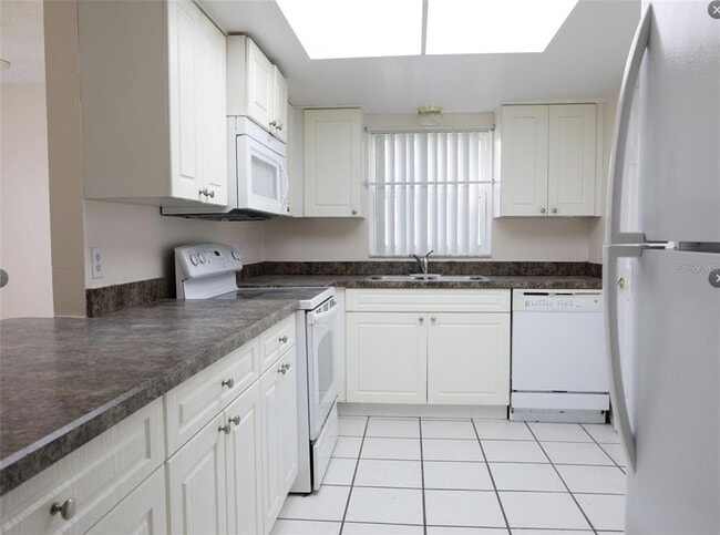 Building Photo - 9900 Sweepstakes Ln