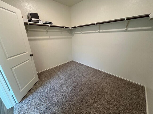 Building Photo - 6825 Colorado Bluffs Rd