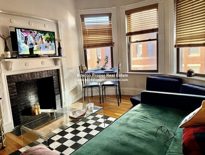 Building Photo - 52 Saint Germain St