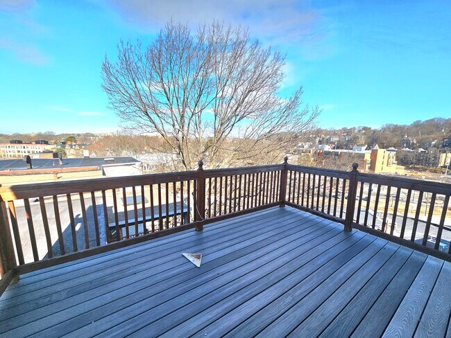 Building Photo - 195 Winthrop Rd