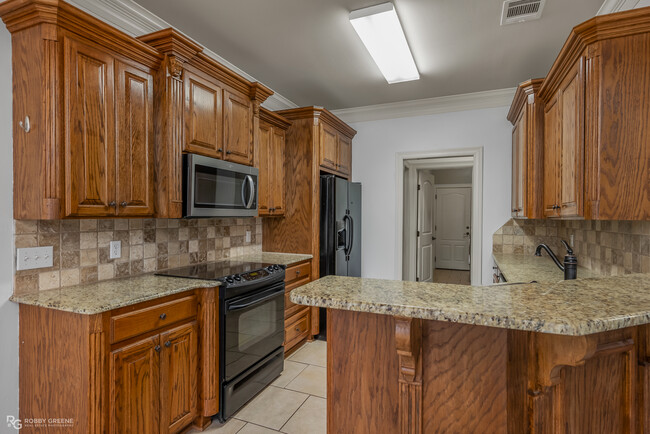 Building Photo - 4021 Elizabeth Ln
