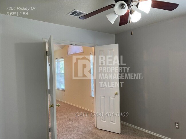 Building Photo - 7204 Rickey Dr