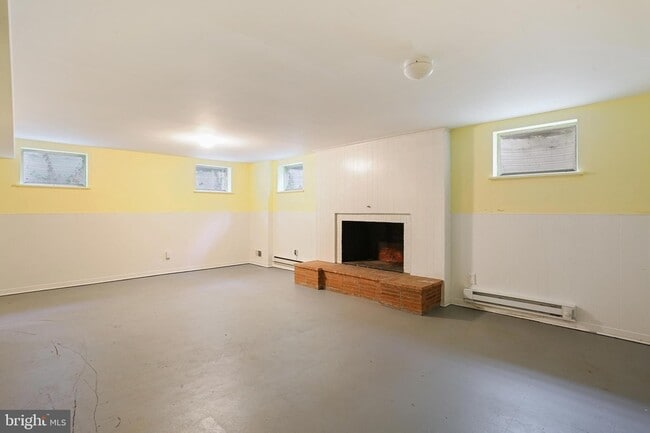 Building Photo - 5508 Dorset Ave